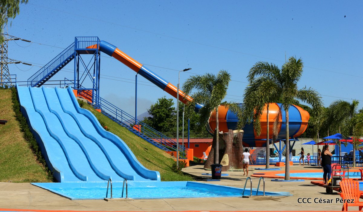 Abre sus puertas el nuevo centro turístico "Luna Aqua Park" del Ex