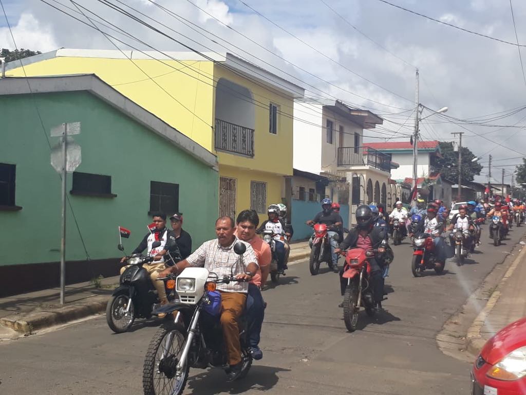 Militancia ondea bandera rojinegra en barrios de Jiinotepe