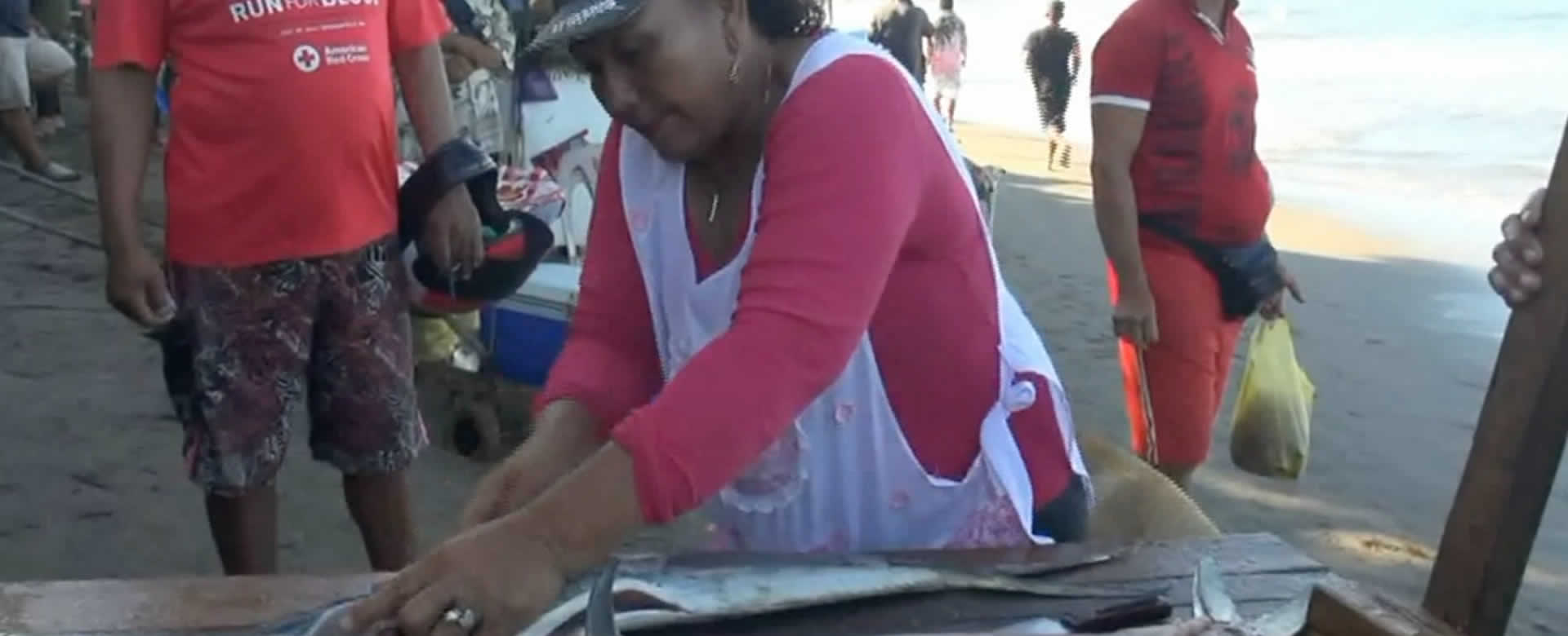 Comerciantes de mariscos se muestran indignados ante noticias falsas por la Marea Roja