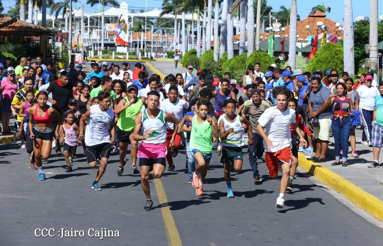 Adolescentes y jóvenes participan del Maratón en honor al Comandante Fidel Castro Ruz
