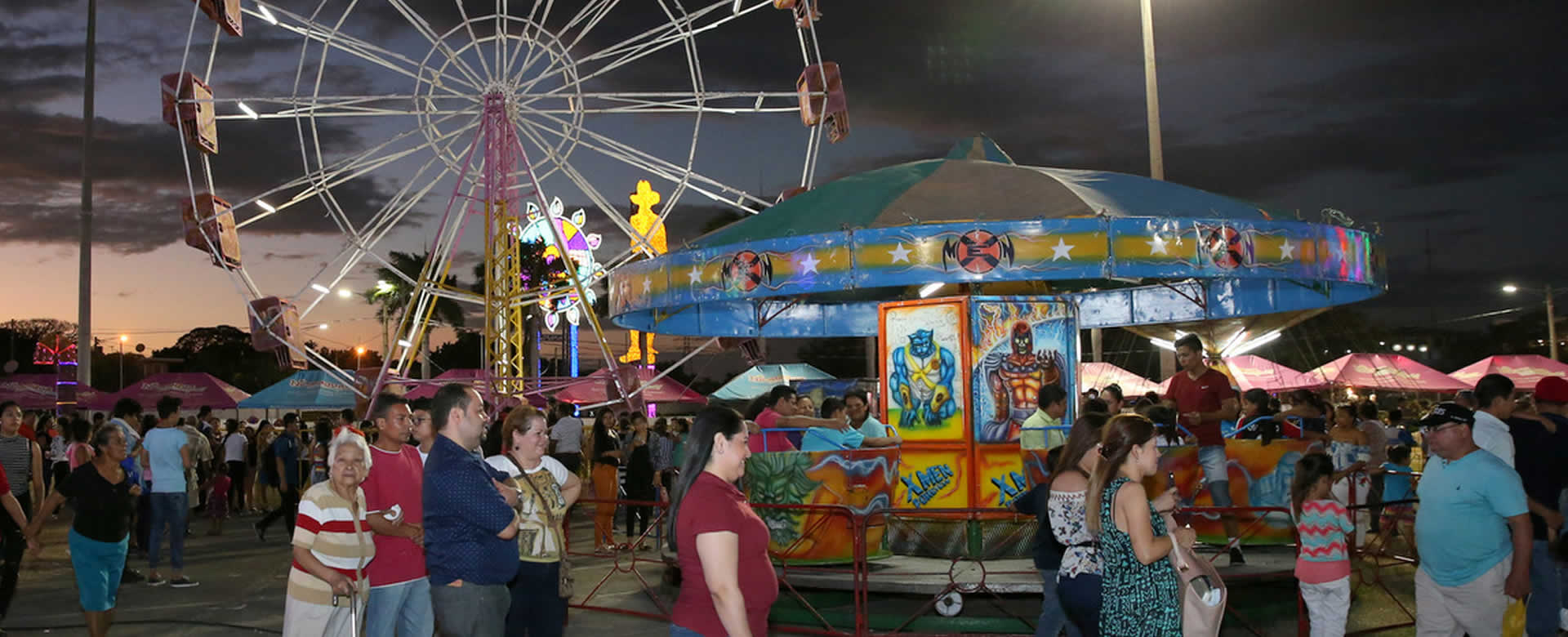Continúa Feria Nacional de Comidas Navideñas en la Plaza la Fe