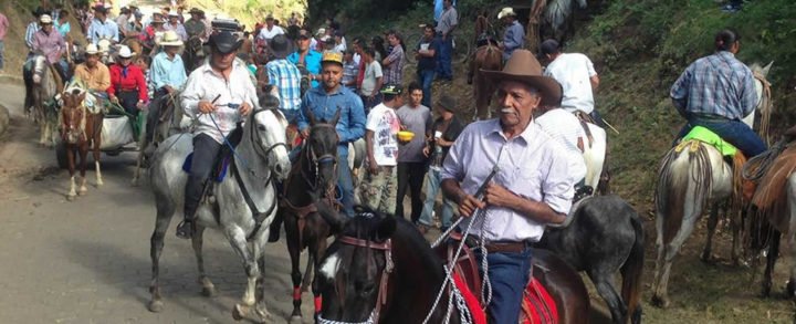 Desfile Hípico del Rosario reunió a los mejores montadores de Carazo