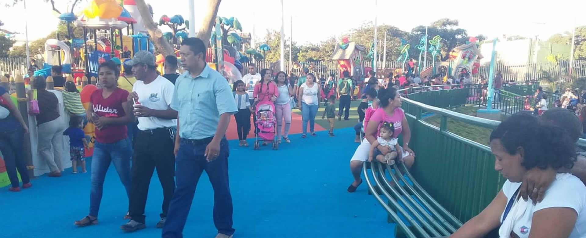 Más familias visitan nueva etapa del Parque Luis Alfonso Velásquez Flores