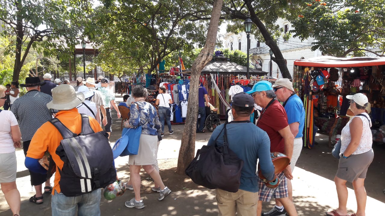Turistas del Crucero Insignia visitan León