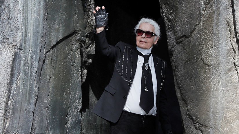 Muere icónico diseñador de Chanel 