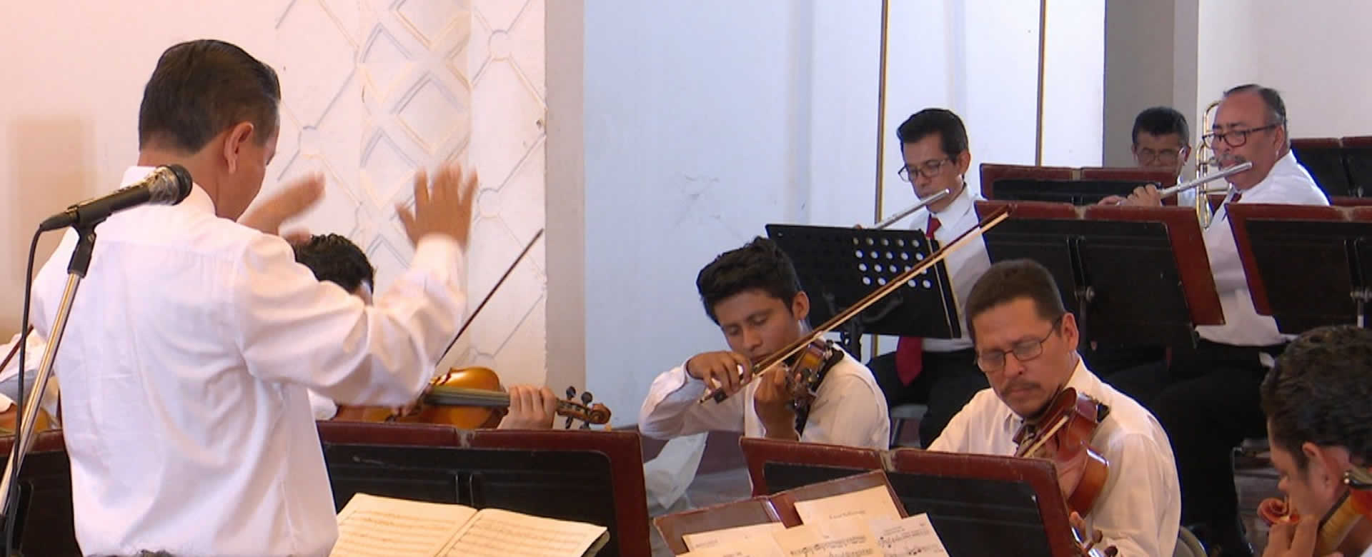 Escuela de Música "Luis Abraham Delgadillo" recibe a los nuevos ingresos con concierto sinfónico