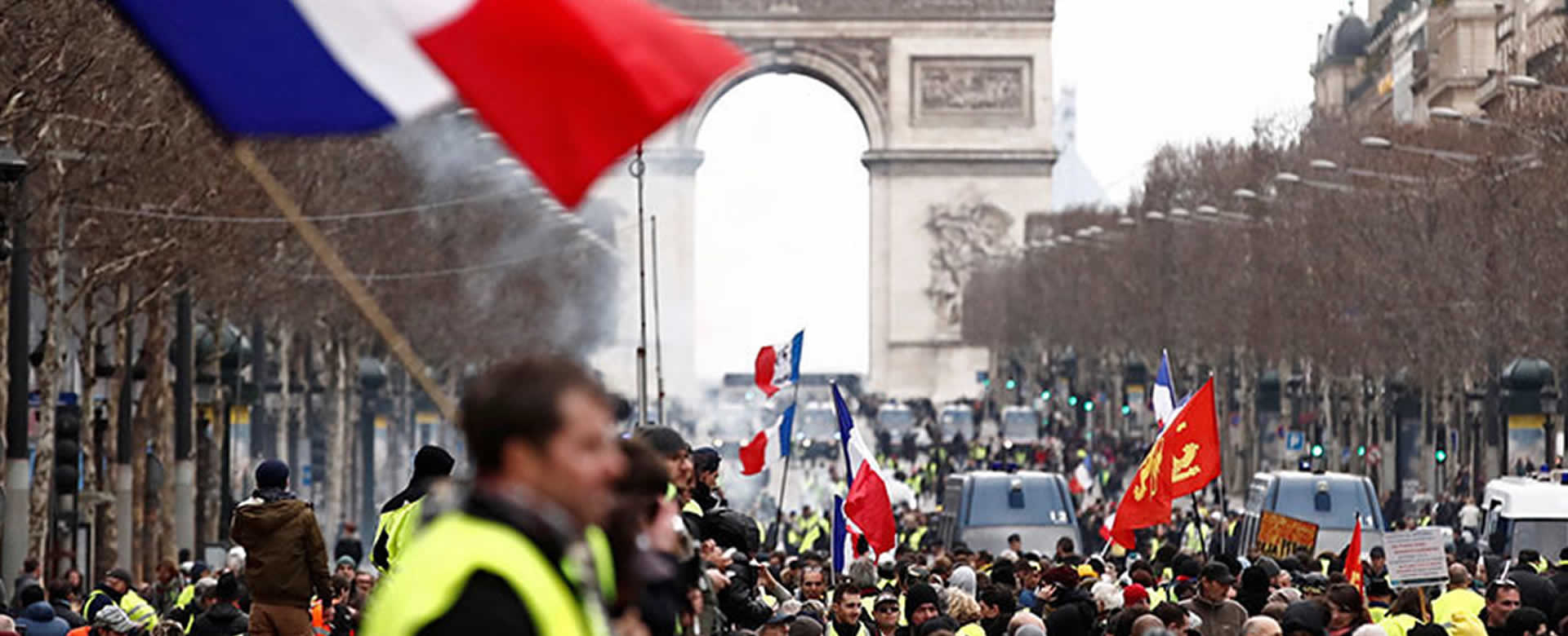 Francia prohibirá las protestas de los 'chalecos amarillos' en caso de que asistan violentos