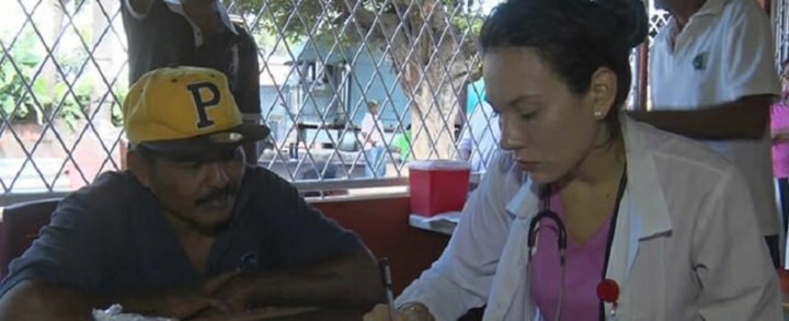 Realizan pruebas de VIH y ultrasonidos a pobladores del Barrio Martha Quezada