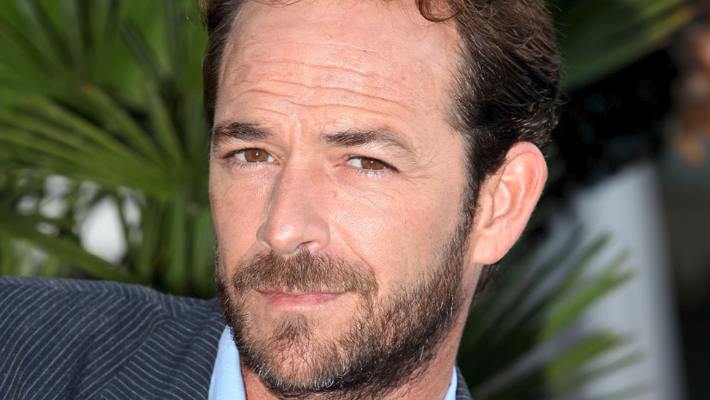 Actor Luke Perry muere por derrame cerebral, hoy se filtran invitaciones de su boda en agosto