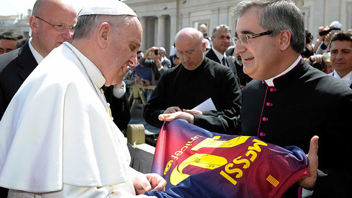 Papa Francisco responde si es un sacrilegio llamar Dios a Messi