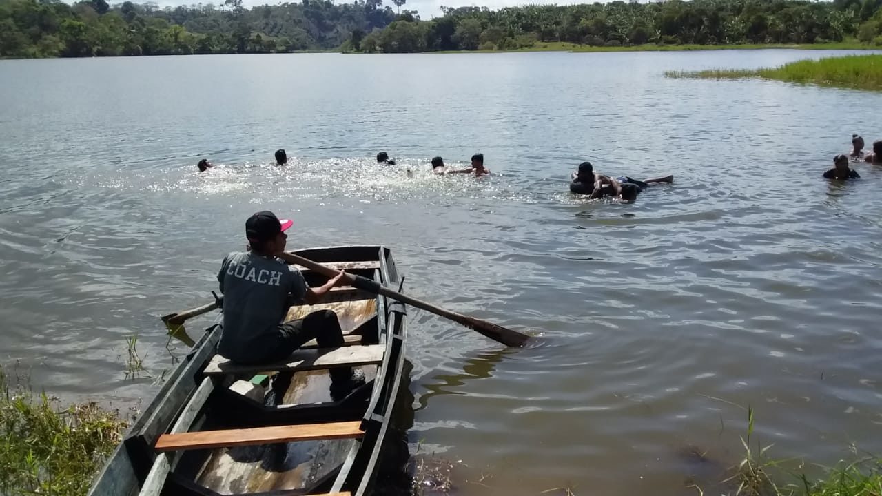 Más viajantes disfrutan de las frescas aguas de Lago El Dorado en Jinotega