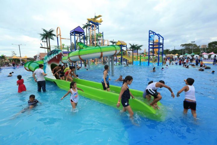 Parque Acuático, opción para refrescarse en familia este día feriado