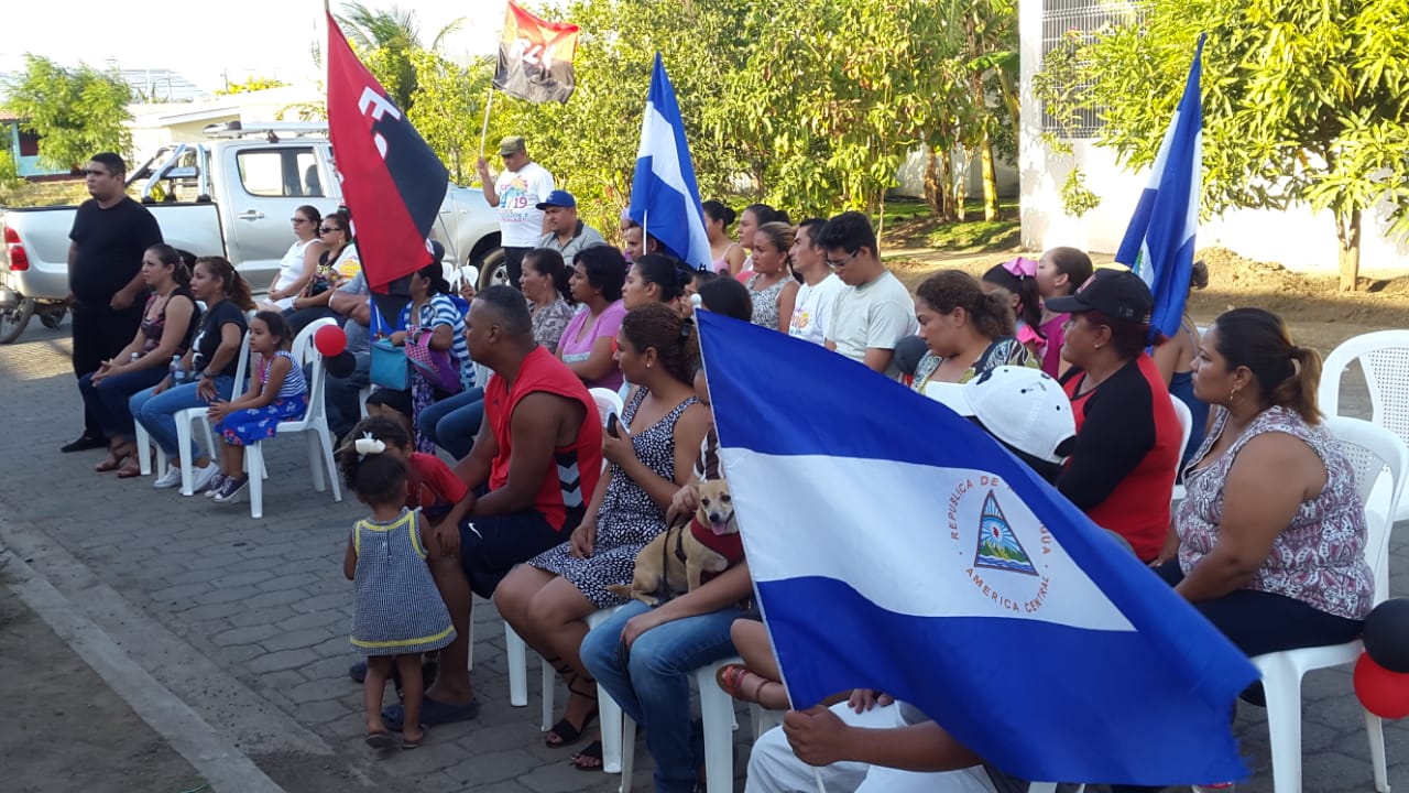 Habitantes de Cuidad Sandino reciben carnet de militancia