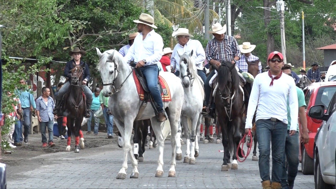 Ticuantepe cierra fiestas de la Santa Cruz con espectacular hípica