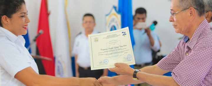 Migración y Extranjería realiza graduación de treinta oficiales fronterizos