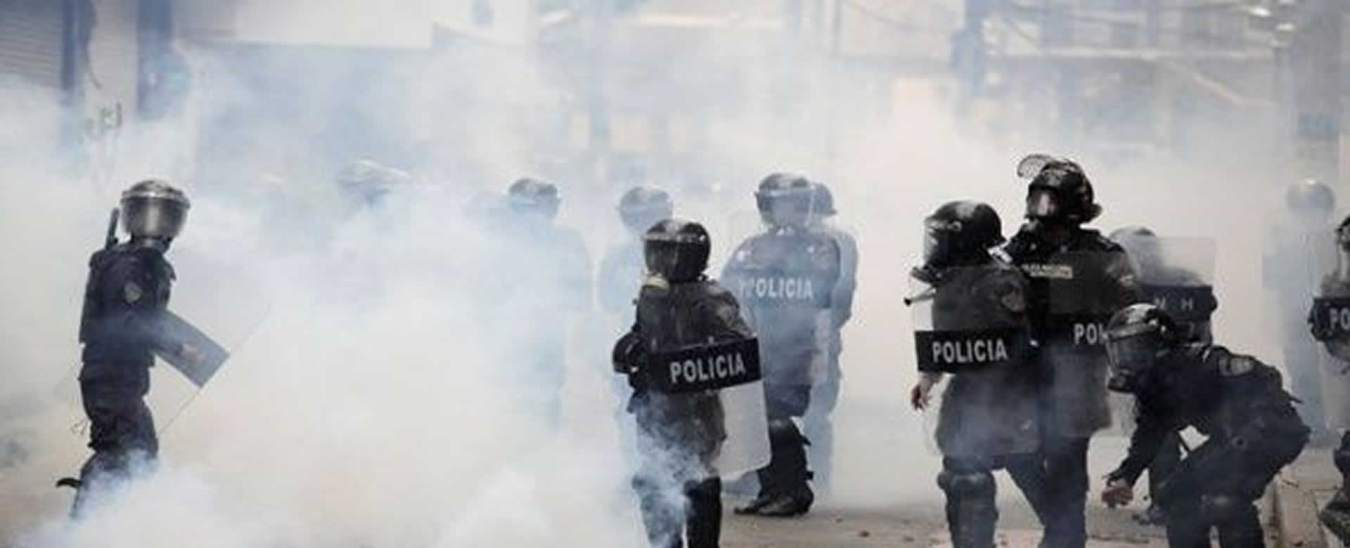 Médicos y maestros de Honduras son reprimidos por la policía tras realizar protestas