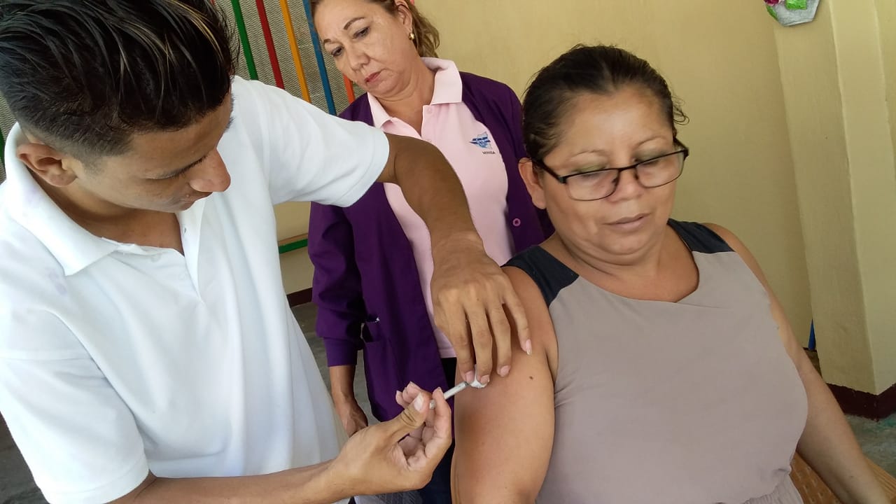 B° Villa Reconciliación: vacunar a nuestros niños contra el neumococo en clínica móvil