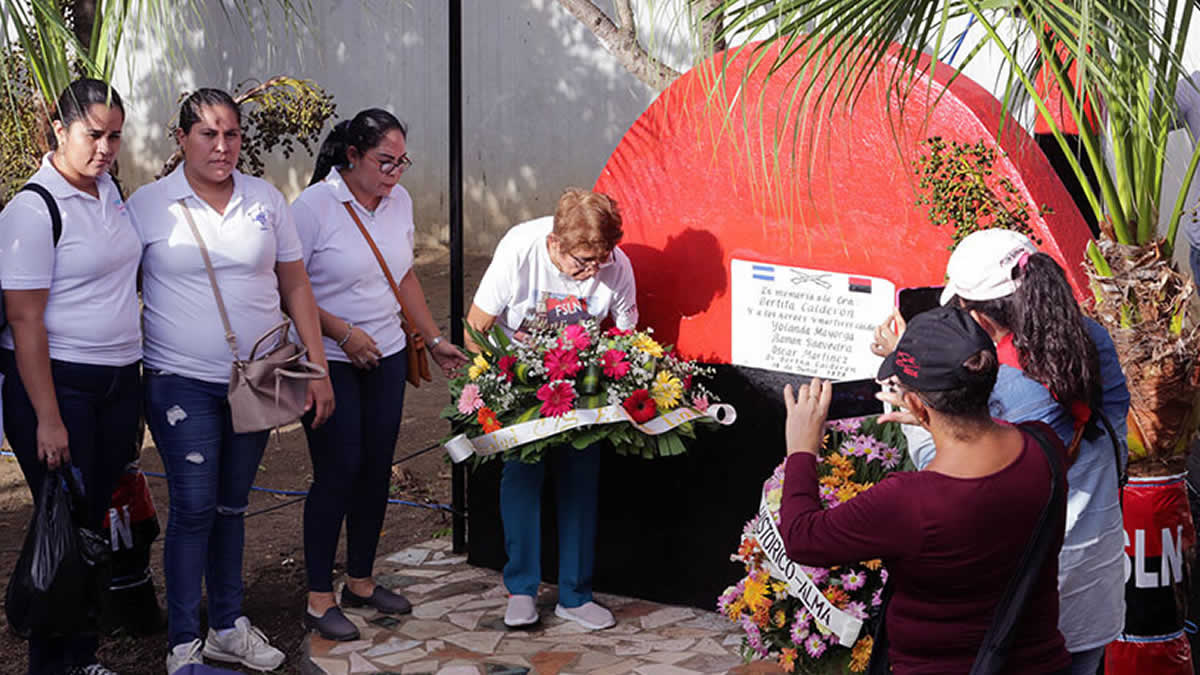 Caminata de pasos firmes a 40 años del asesinato de la Mártir de la salud, Bertha Calderón