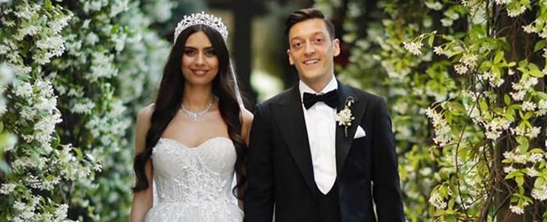 Mesul Ozil y su esposa Amine Gulse financiarán mil operaciones quirúrgicas a niños necesitados