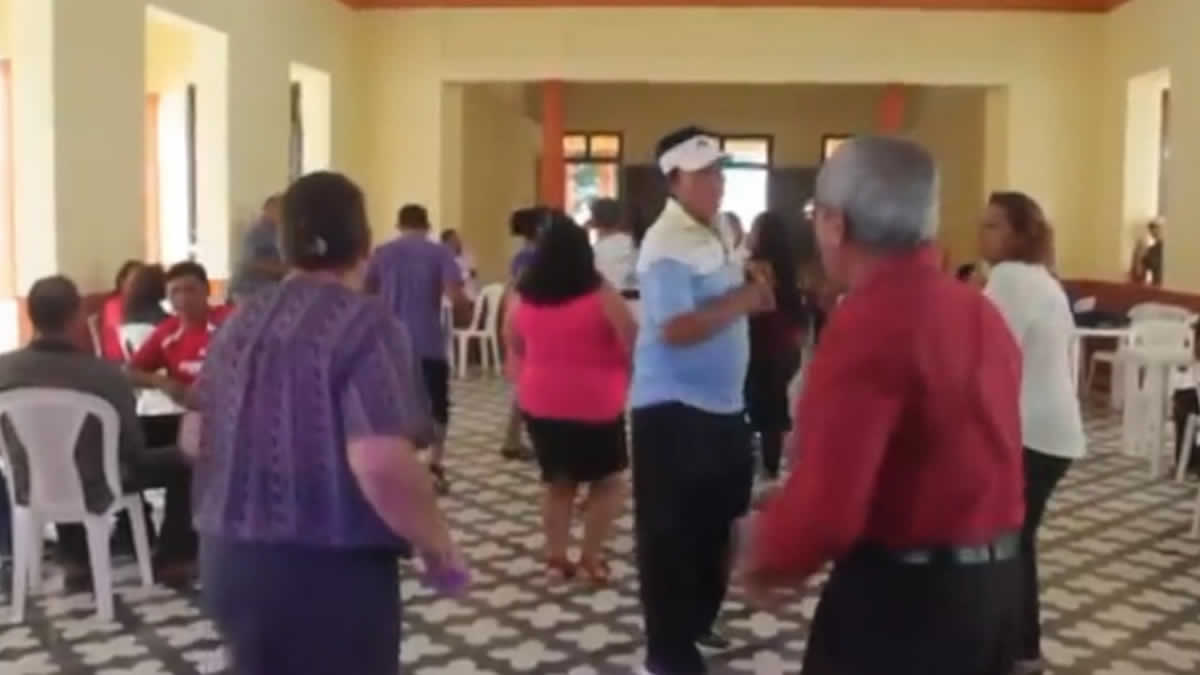 Adultos mayores gozan de una tardeada matancera en Jinotepe