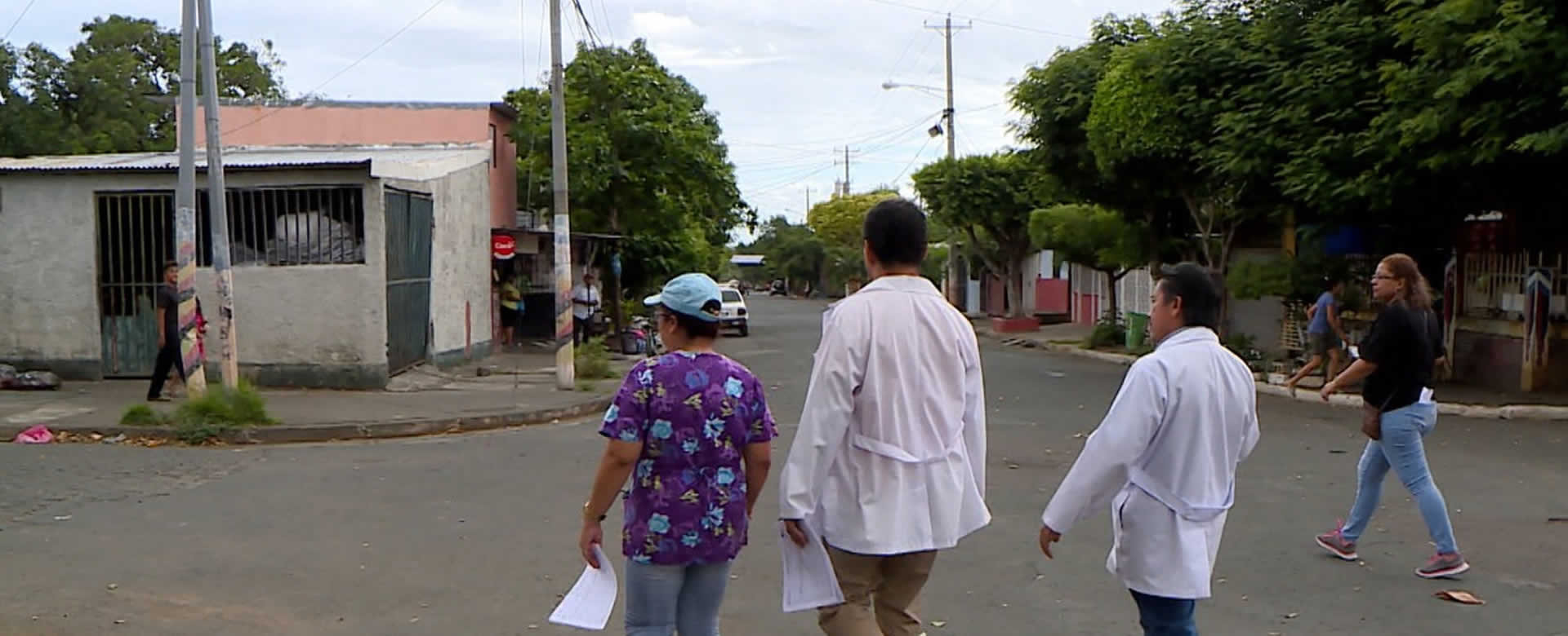 Brigadas del MINSA realizan jornada de fumigación en el Barrio Cuba