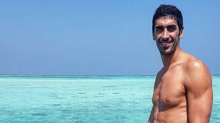 Ex Nadador Filippo Magnini rescata a un turista en la playa de Italia