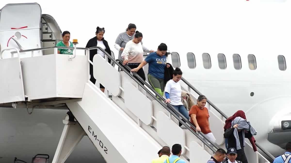 Llegan 107 nicaragüenses deportados de Estados Unidos