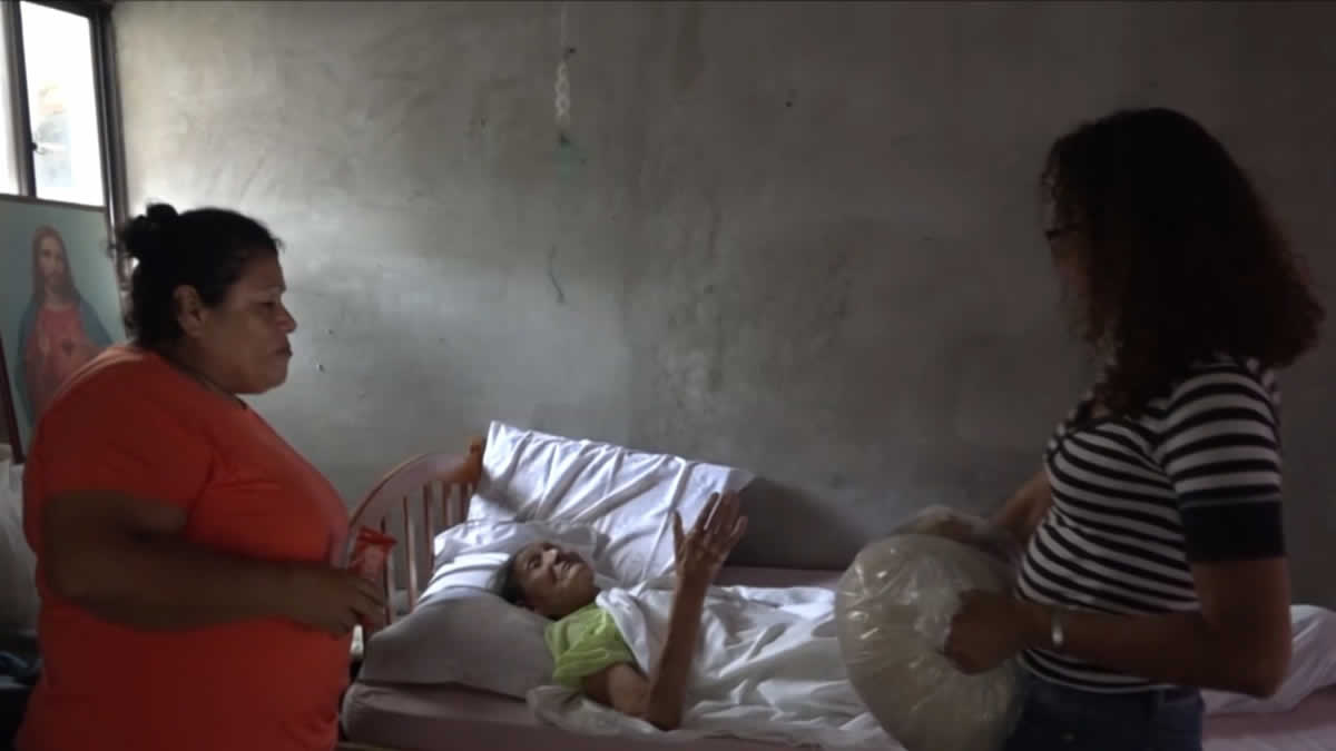 Madres de héroes y mártires reciben Paquetes Alimenticios en Boaco