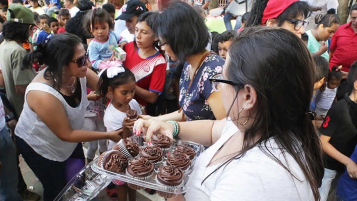 Niños celebran el Triunfo Sandinista en el Parque Unidad de Propósitos