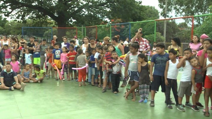 Niños del Distrito II de Managua honran la memoria deJulio Buitrago 