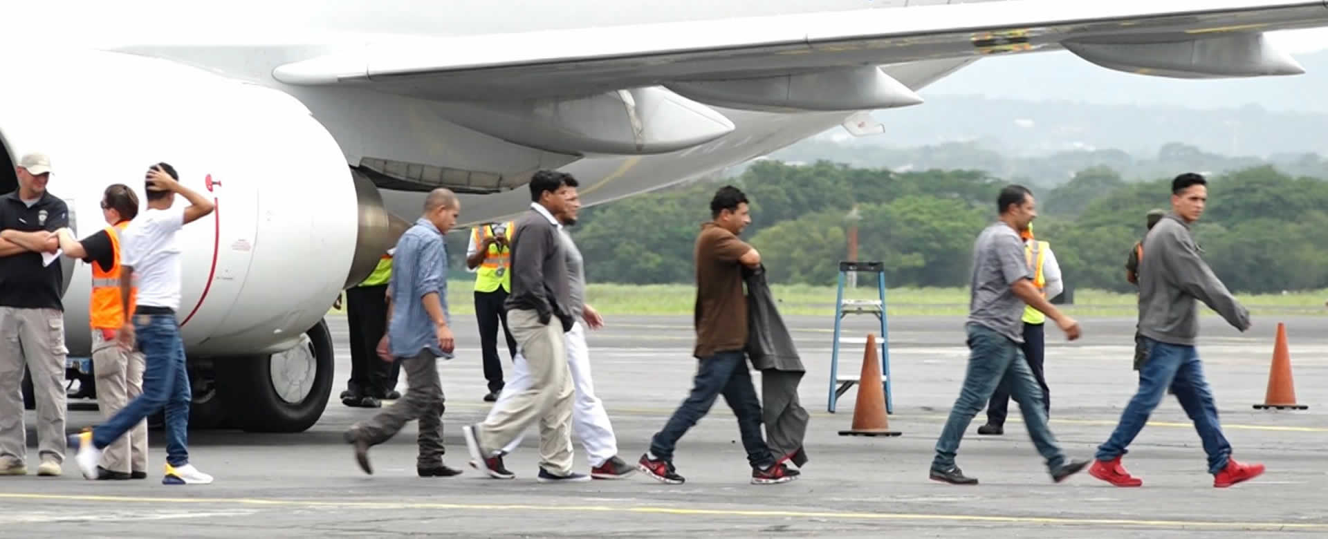 Llegan al Aeropuerto Augusto Sandino 107 nicaragüenses deportados de Estados Unidos