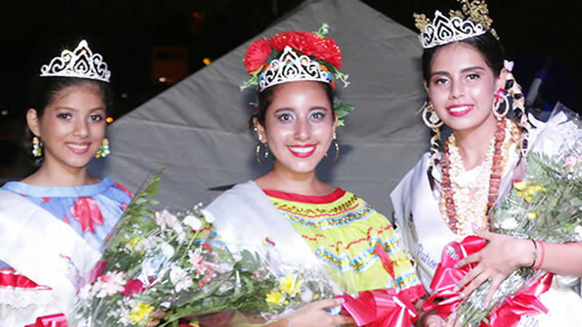 Coronan a la Reina de las fiestas agostinas del Distrito V en honor a Santo Domingo