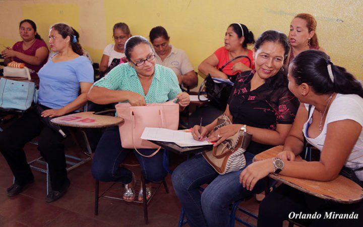 Docentes de Managua participan en Encuentro Pedagógico 