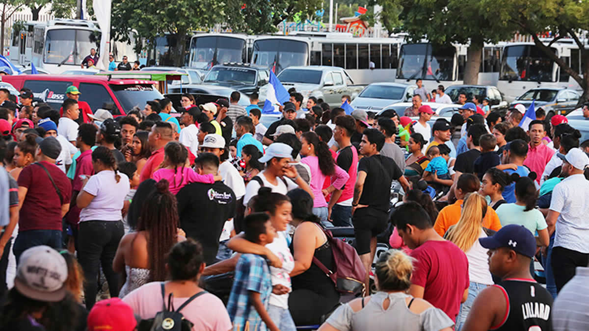 Gran exhibición nacional de carros modificados en Managua