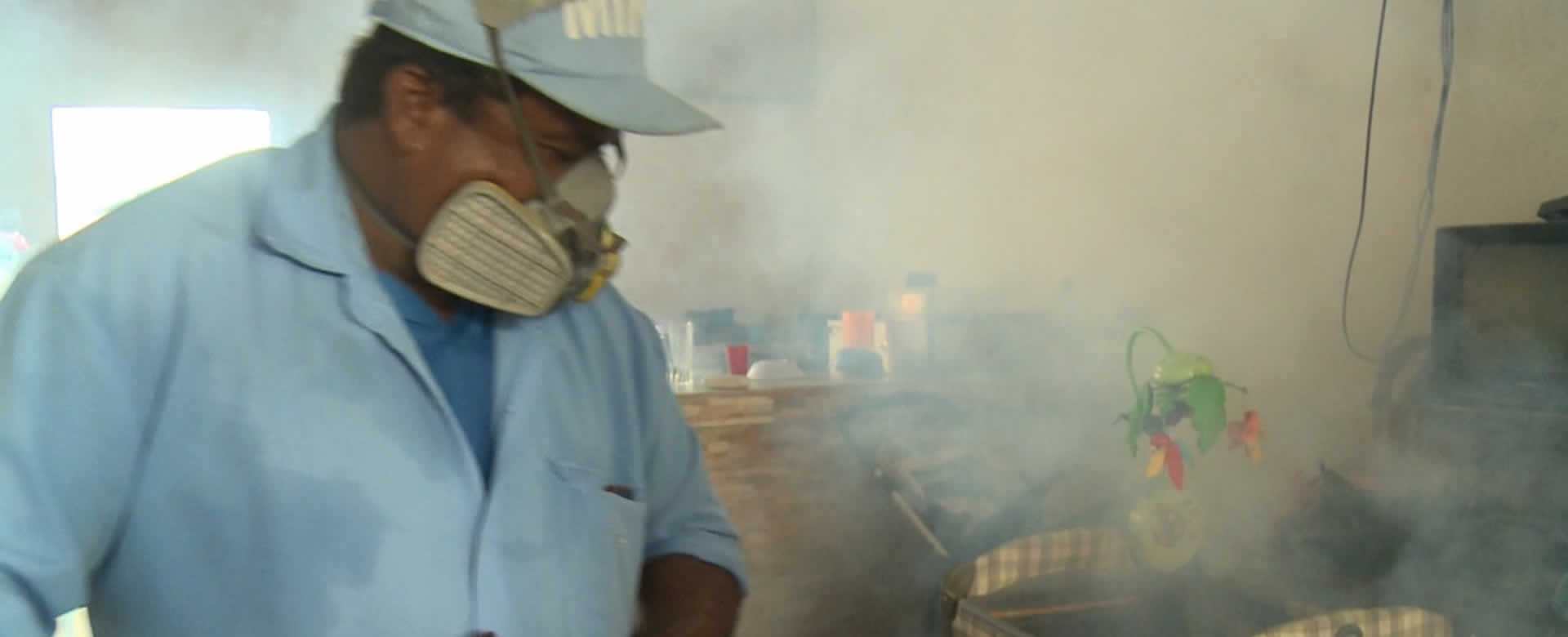 MINSA fumiga las casas del Barrio el Pantanal para combatir el dengue