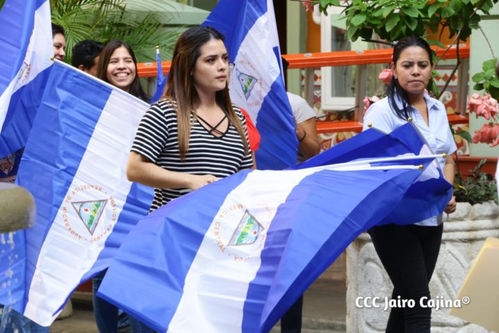 ¡La capital de Nicaragua se viste de azul, blanco y azul!