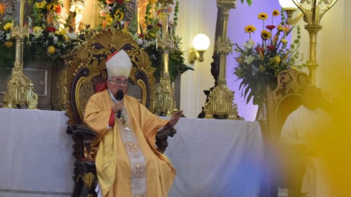 Monseñor Cesar Bosco es declarado Hijo Dilecto y recibe llave de León