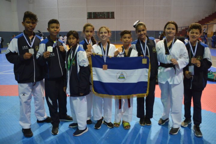 Nicaragüenses ganan medalla en los Juegos Estudiantiles Centroamericanos