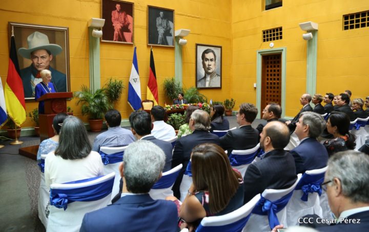 Embajadora de Alemania en Nicaragua recibe la Orden José de Marcoleta