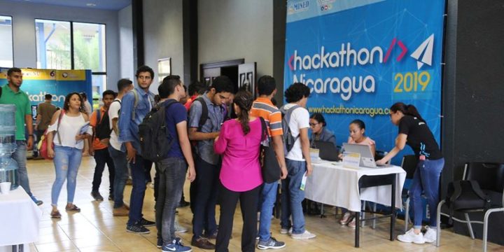 Jóvenes de Estelí se preparan para participar en el Hackathong Nicaragua 2019