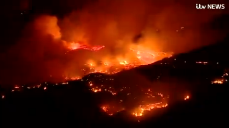 Más de mil personas evacuadas por feroz incendio forestal en Gran Canaria