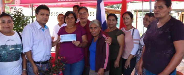 Protagonistas de pequeños negocios de Madriz reciben microcréditos