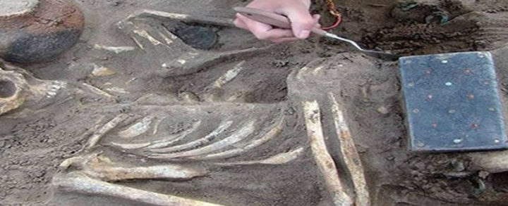 Arqueológos encuentran un smartphone en una tumba de 2.100 años