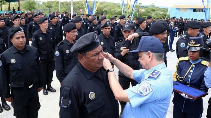 Ciento veinticinco Policías de la DOEP ascienden en grado superior