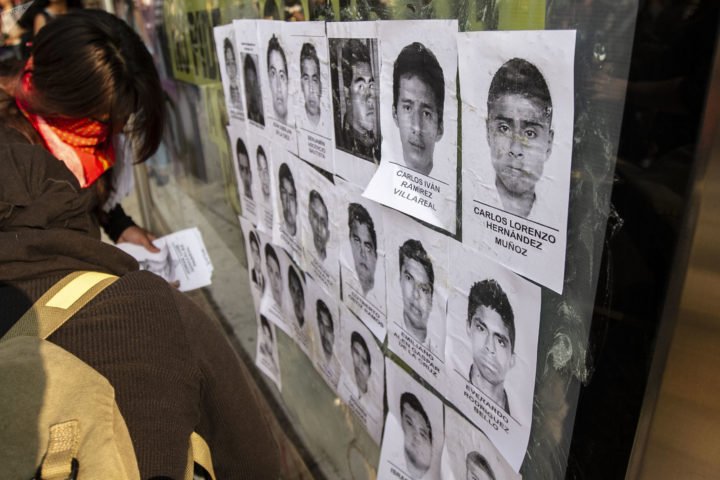 Conmemoran cinco años de la desaparición de los 43 estudiantes de México 