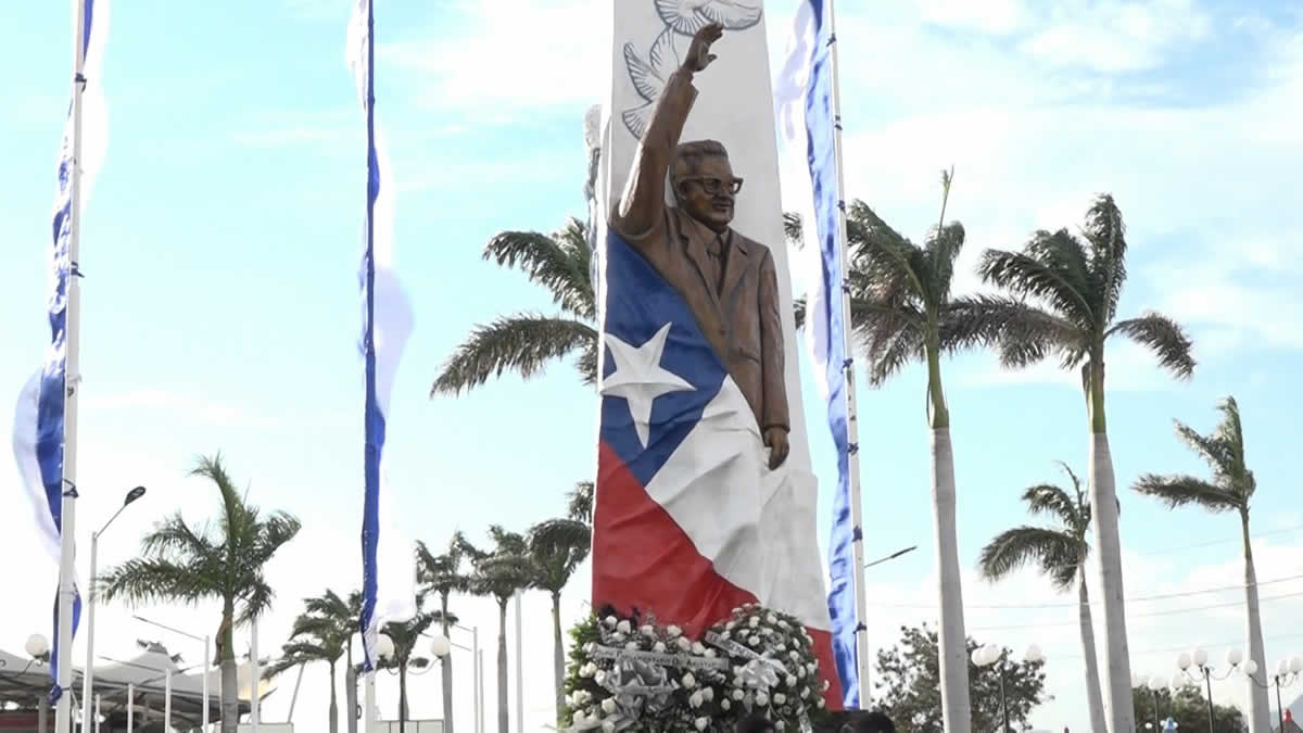 EPN rinde tributo al héroe del pueblo Latinoamericano Salvador Allende