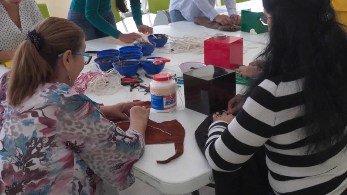 Escuela Creativa de Nicaragua Diseña oferta taller en Joyería y Bisutería