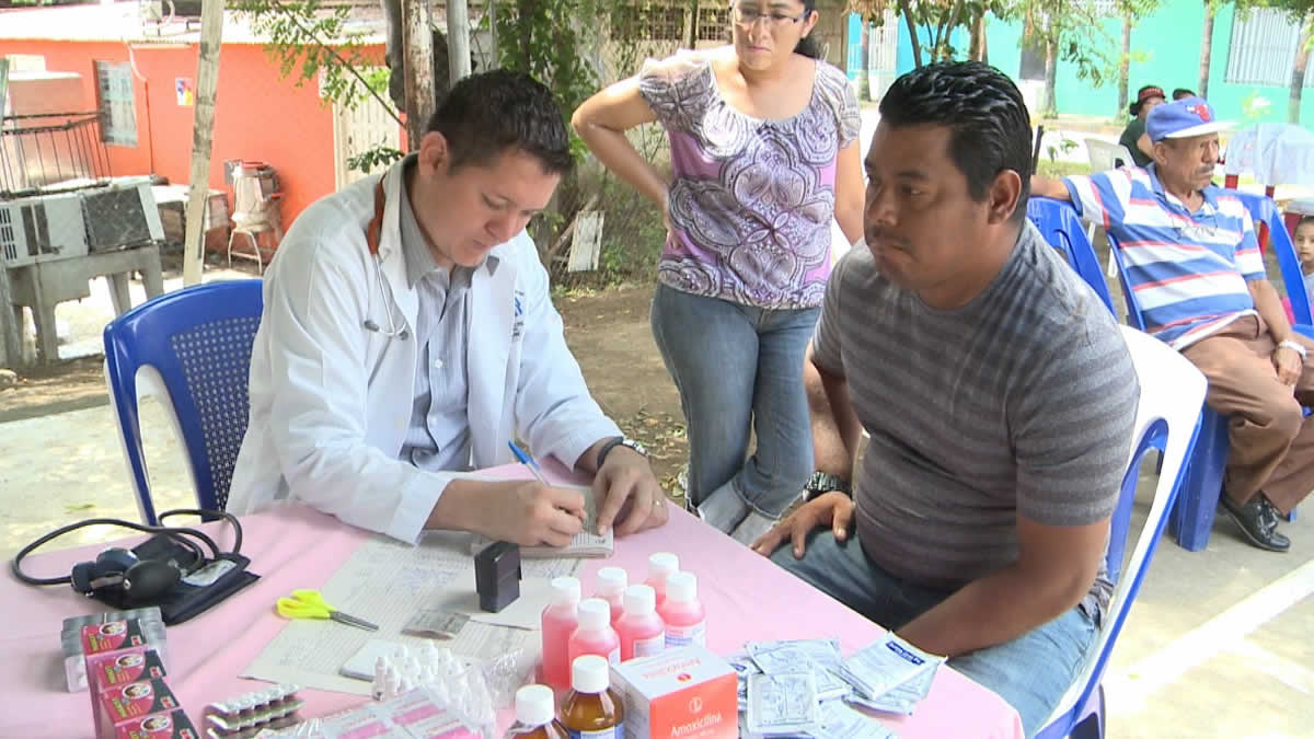 MINSA brinda atención médica a familias del barrio Miguel Bonilla