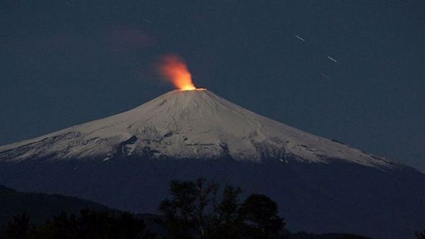 Chile en alerta naranja por actividad en el Volcán Villarrica