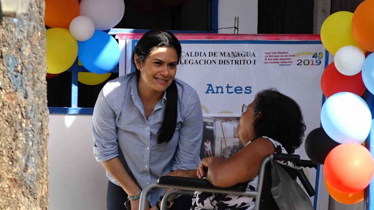 Adulto mayor recibe su vivienda digna 181 en Managua